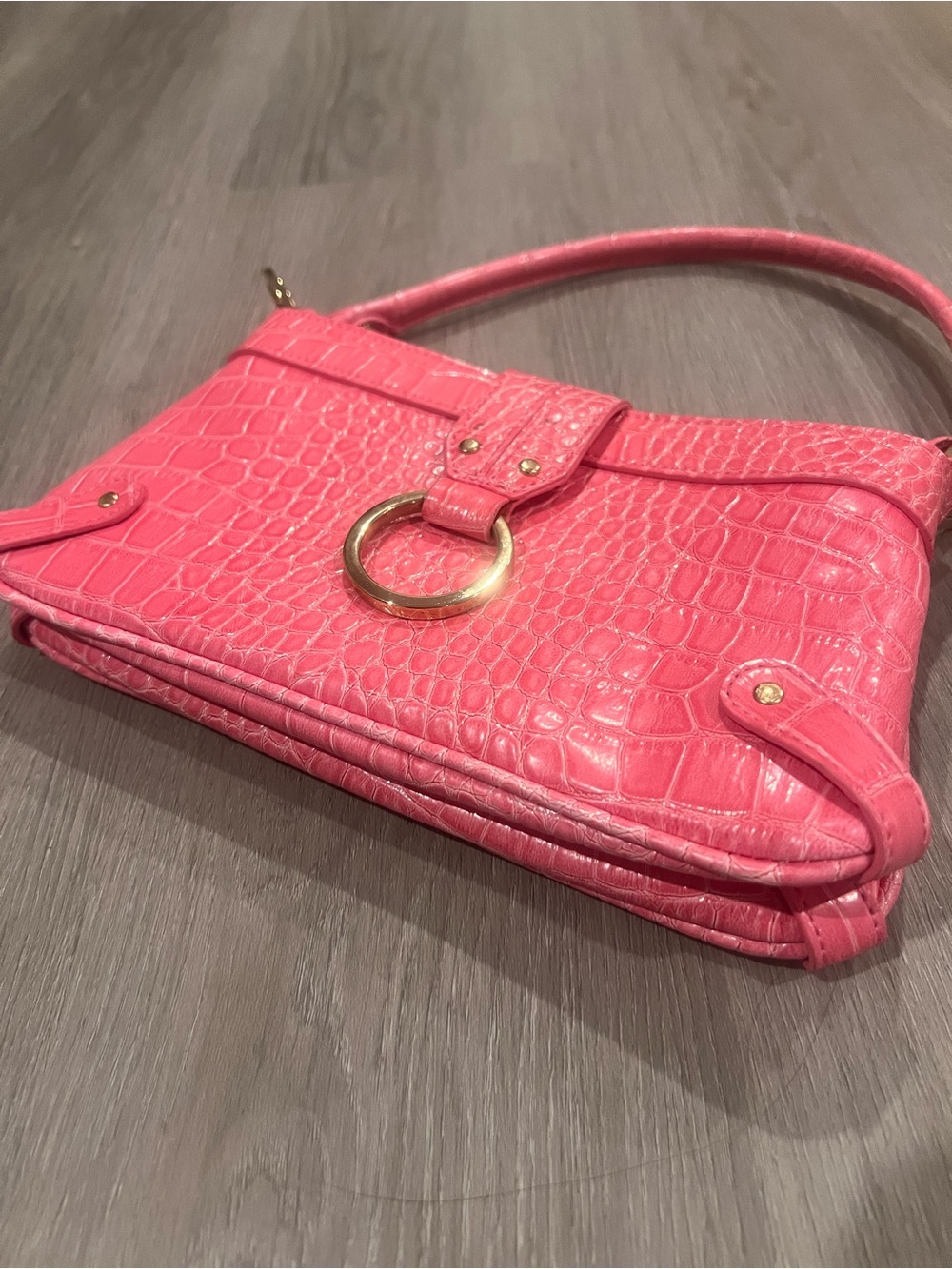 Liz Claiborne Pink Croc-Embossed Shoulder Bag with Gold Ring - Picture 3 of 10